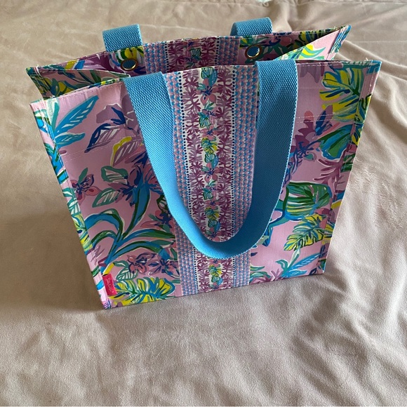 Lilly Pulitzer Market Shopper - Picture 2 of 3